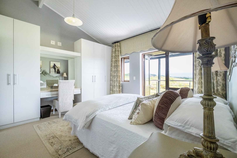 5 Bedroom Property for Sale in Oubaai Western Cape
